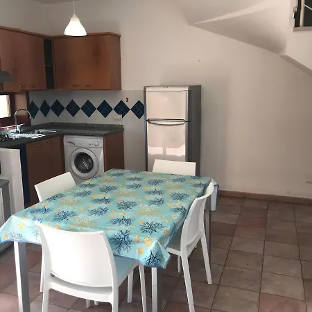 Casa Vacanza A Tatil Evi *